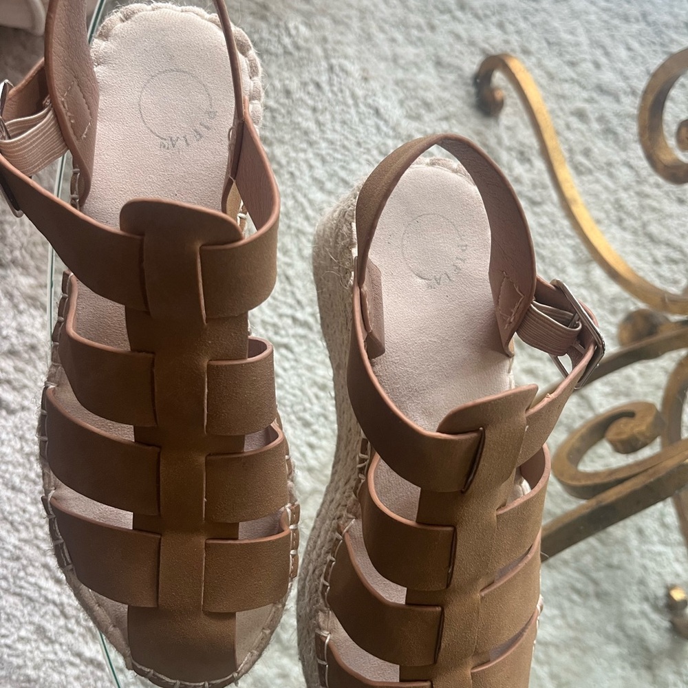 Pifia Tan Espadrille Shoes with Woven Design sz 7 - Picture 3 of 5